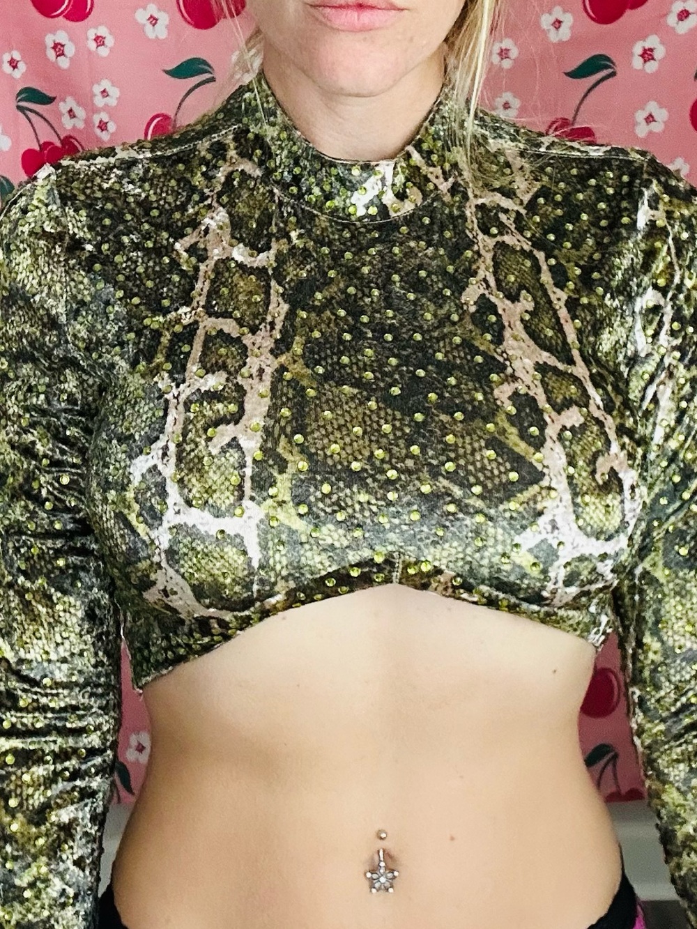 Fashion Nova Green Reptile-Print Velvet Long Sleeve Crop Top